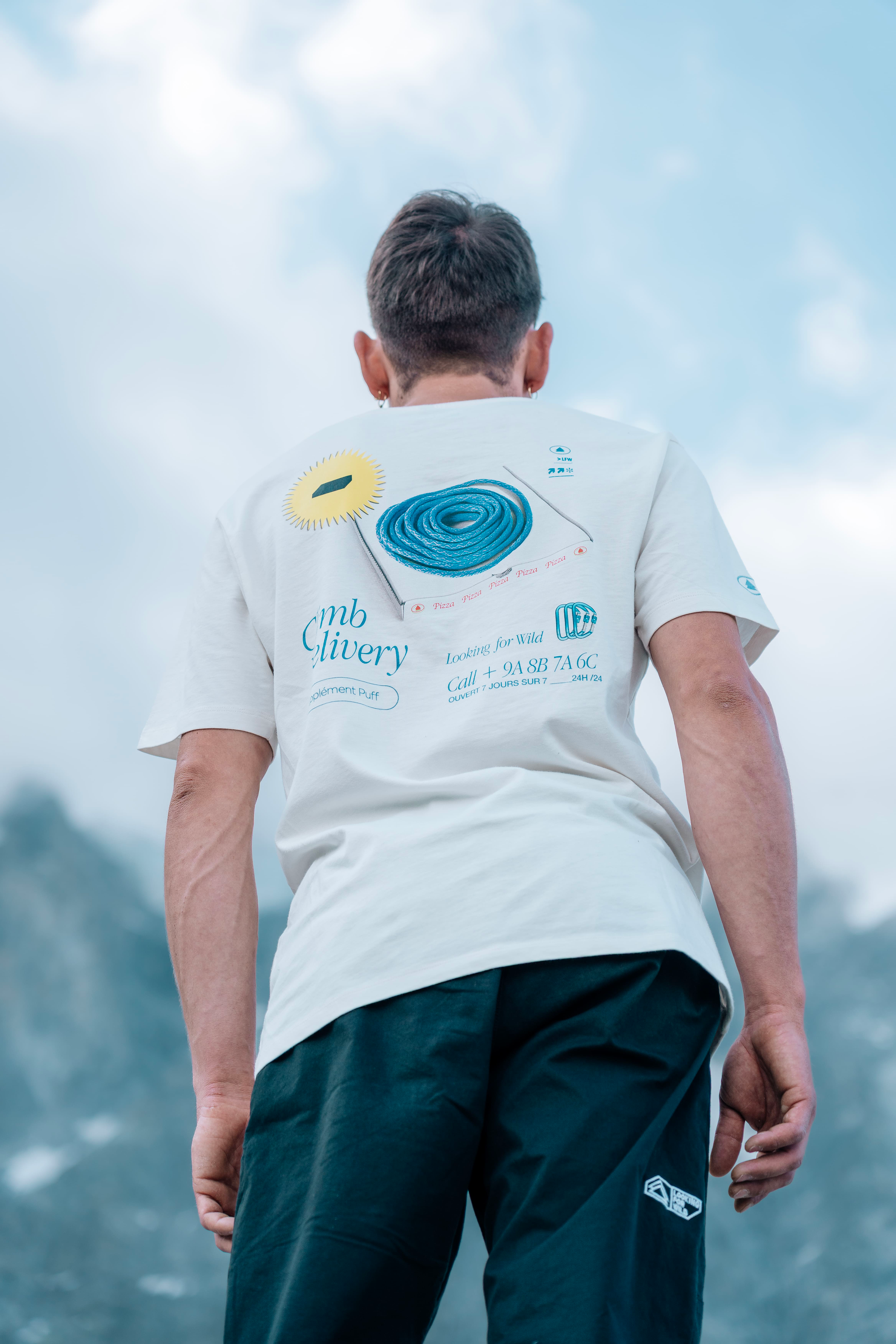 T-Shirt Unisexe Climb Delivery - Snow White