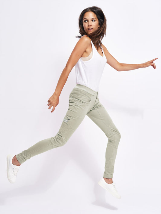 bone-white-85650-LAILA-PEAK_D-min-scaled-03